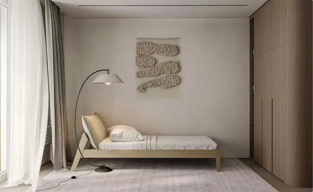 Camera da letto con letto singolo, lampada da terra, quadro e armadio in legno in toni neutri morbidi, tour 3D dell'appartamento