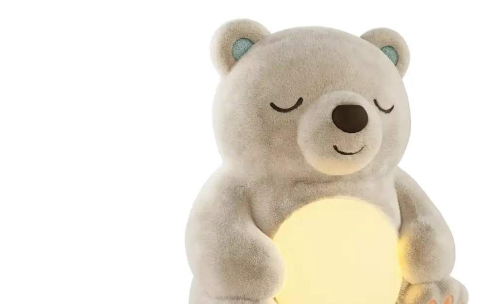 Render 3D de producto de la lamparita de peluche con forma de oso sosteniendo un globo de luz encendido, con los ojos cerrados y pelo beige suave