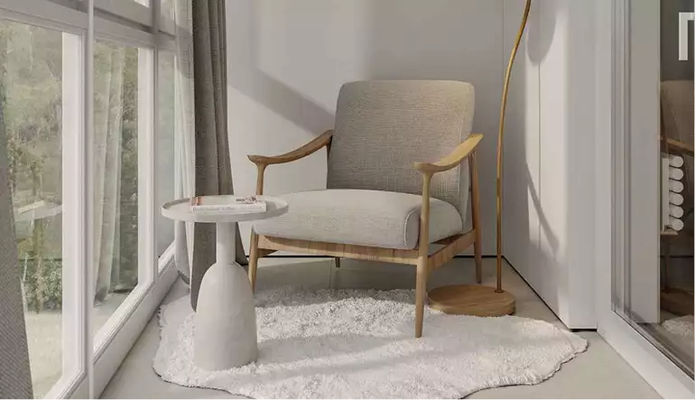 360-Grad-Panorama einer Fensternische mit Sessel, weißem Beistelltisch, Stehleuchte und weichem Teppich