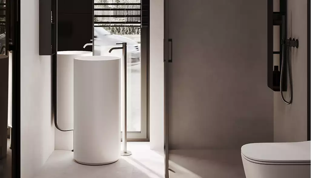 Rendering di appartamento: bagno moderno con lavabo freestanding, parete doccia in vetro e sanitari minimalisti