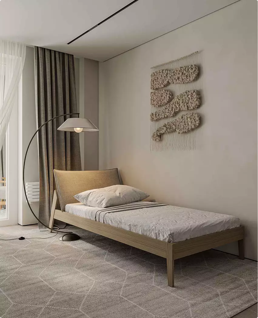 Camera singola con letto in legno, lampada da terra, arazzo e tende grigie, tour 3D di un appartamento di lusso