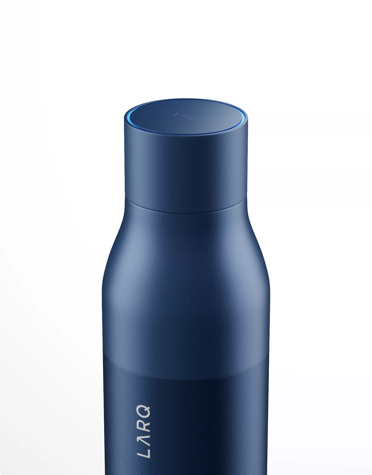 Modelado 3D: qué es, tipos, proceso, software y precio Modelo 3D de producto para ecommerce: botella térmica azul en render de estudio