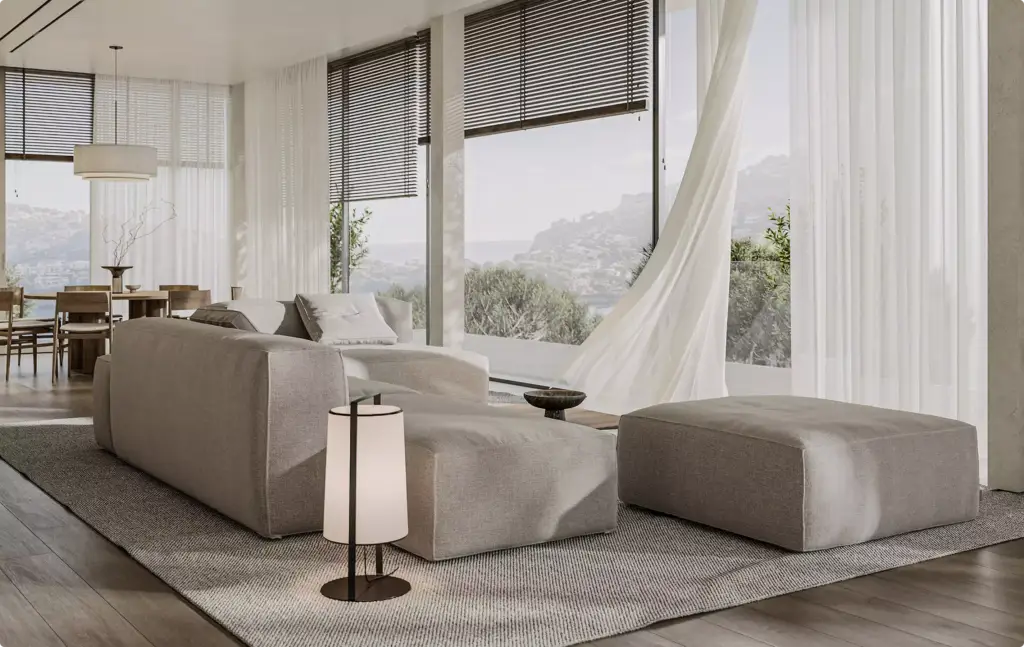 Vastgoedvisualisatie van een lichte woonkamer met panoramaramen en zachte gordijnen