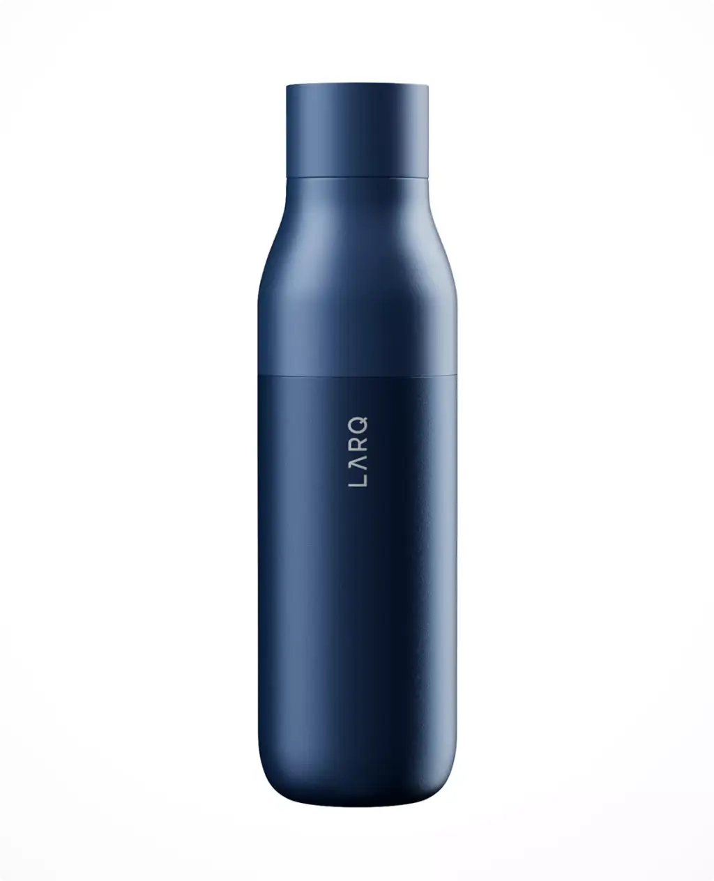 Botella de agua inteligente azul marino sobre fondo blanco