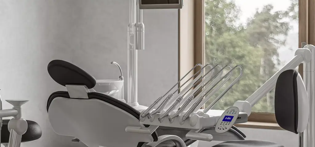 Rendering di uno studio dentistico moderno con poltrona odontoiatrica ergonomica e vista dalla vetrata panoramica