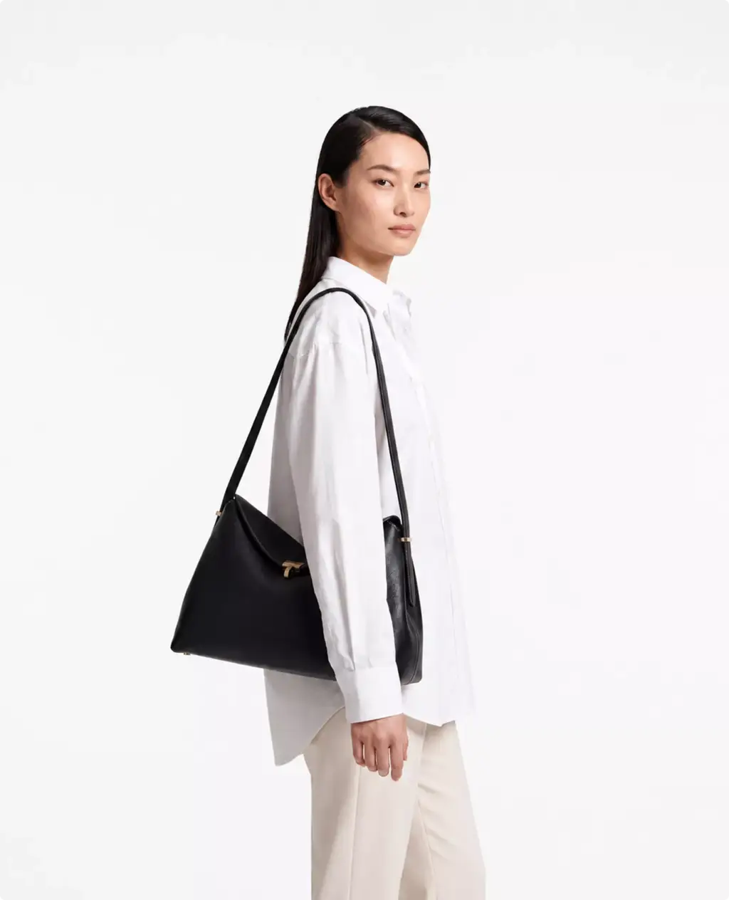 Premium leather Toteme bag CGI visualization as black shoulder bag profile